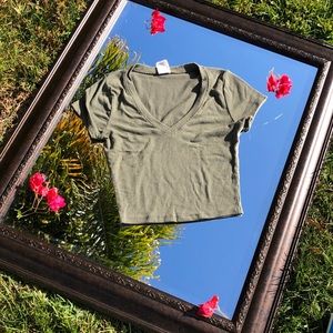 cropped dark green v-neck tee